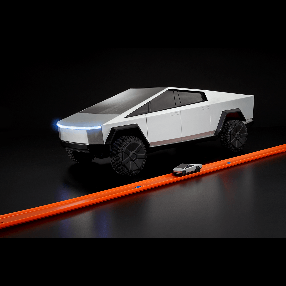 1:64 Hot Wheels R/C Cybertruck